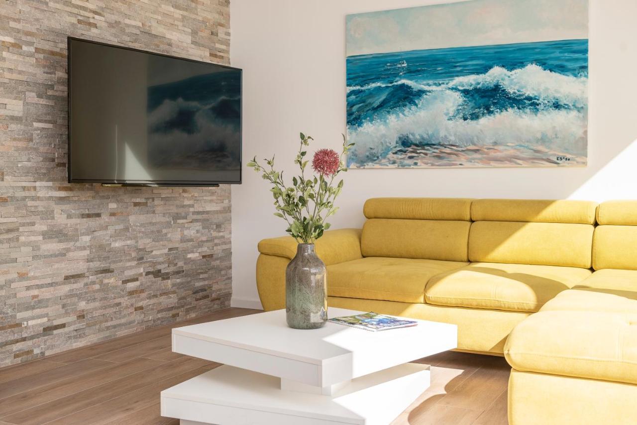 Mediteran Luxury Penthouse With Jacuzzi Mandre Exterior photo